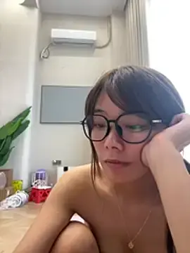 Stripchat Adult Webcams of Puting_q