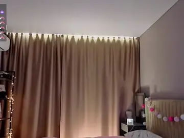 Stripchat Watch Live Sex Cams of JenevaLitalien