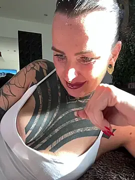 Stripchat Live Porn of KathaleaNoir