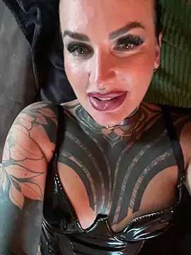 Stripchat Live Sex Cam of KathaleaNoir