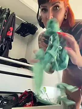 Stripchat Live Sex of KathaleaNoir