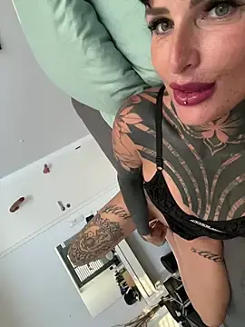 Stripchat Live Sex Cam of KathaleaNoir