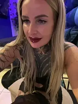 Stripchat Nude Webcam of KathaleaNoir