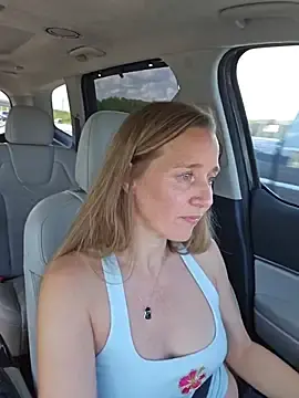 Stripchat Sex Cam of SkyelarsWorld