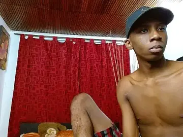 Stripchat Live Porn of milo018