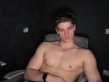 Stripchat Sex Cam of MaxKaiden