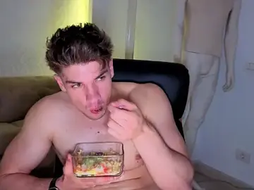 Stripchat Live Sex Cam of MaxKaiden