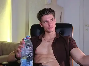 Stripchat Live Porn of MaxKaiden