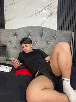 Stripchat Sex Cam of Noah-ledom