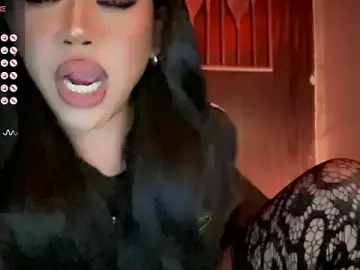 Stripchat Free Porn Cam of madam_agnes1