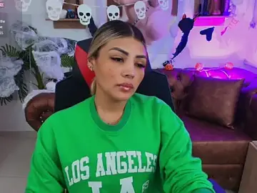 Stripchat Live Porn of SALOOMEE__