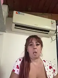 Stripchat Live Sex Cam of Sofyalone_