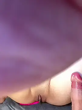Stripchat Live Sex Cam of Squirt_bigg