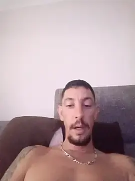 Stripchat Free Porn Cam of willouh-66