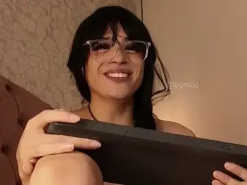 Stripchat Live Sex Cam of Nioki_
