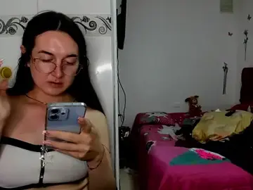 Stripchat Live Sex Cam of Sweet-Suck69