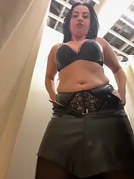 Stripchat Live Sex Cam of CrazzyChicks