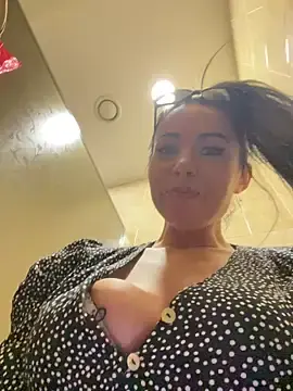 Stripchat Live Porn of CrazzyChicks