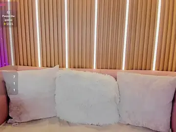 Stripchat Live Sex Cam of Luna_Millers