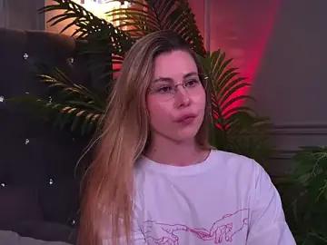 Stripchat Watch Live Sex Cams of -SaraBlack-