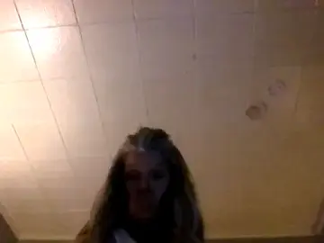 Stripchat Sex Cam of ShawtyThickGilf