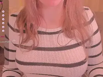 Stripchat Free Live Porn of kira_lm