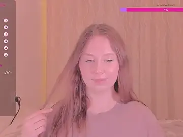 Stripchat Free Porn Cam of kira_lm