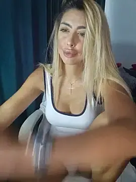 Stripchat Live Sex Cam of BloomTemptation