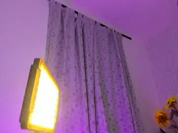 Stripchat Sex Cam of Selena_fox24