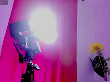 Stripchat Sex Cam of Selena_fox24
