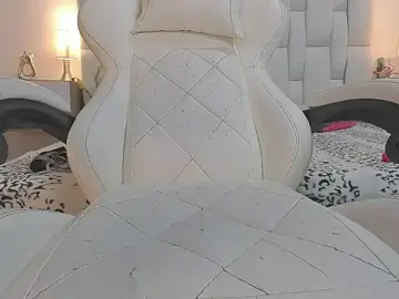 Stripchat Adult Webcam of mask_red_girl