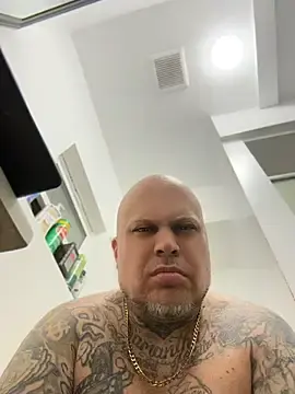 Stripchat Free Porn Cam of Auhenri25