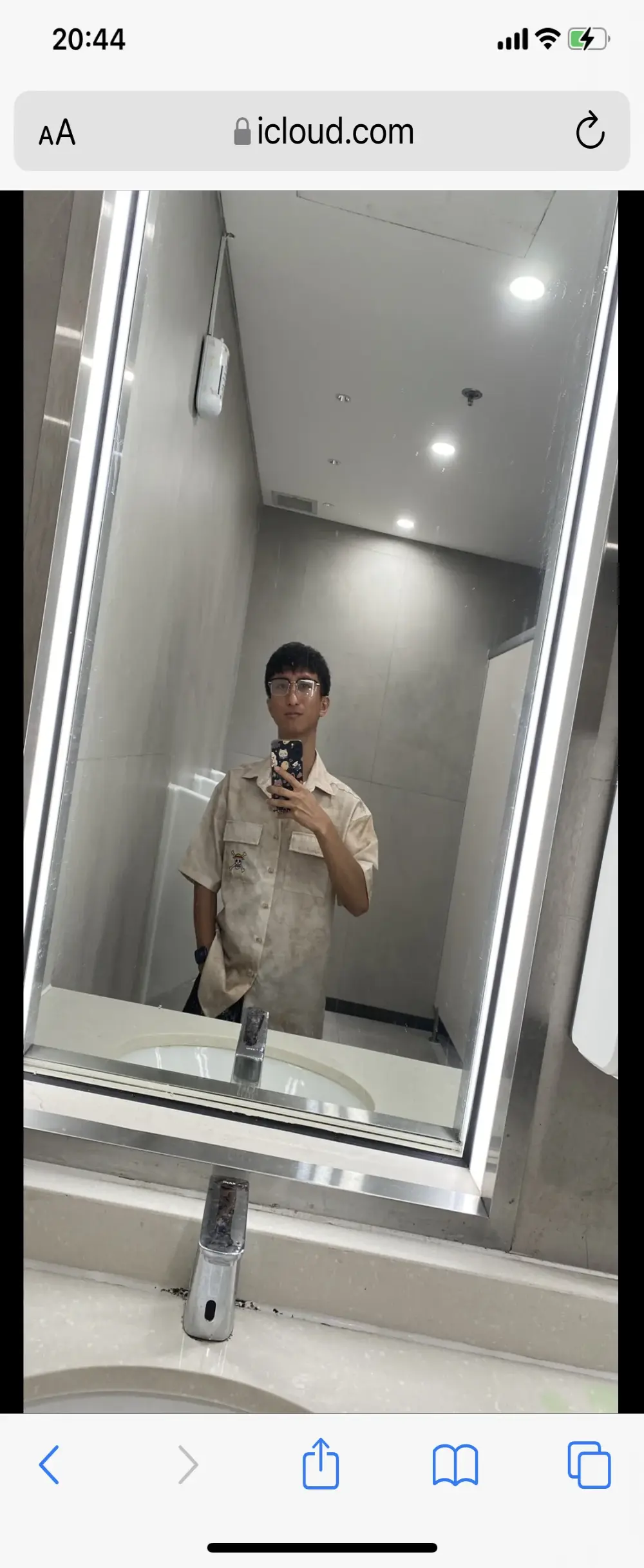 Kiet_Mot_Minh_O_Nha
