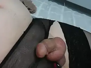 Stripchat Nude Webcam of shysuckinguy