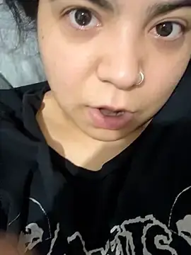 Stripchat Sex Cam of kimmiakiss22