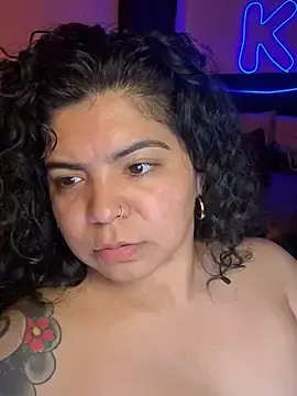 Stripchat Sex Cam of kimmiakiss22