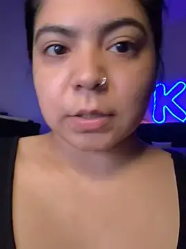 Stripchat Live Sex Cam of kimmiakiss22