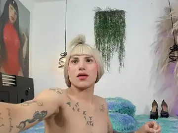 Stripchat Live Porn of queenramoona-hot