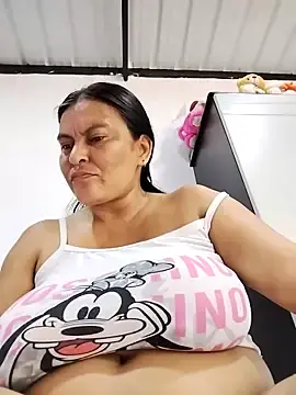 Stripchat Sex Cam of Horny-Mommy-Dirty