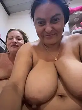 Stripchat Live Sex Cam of Horny-Mommy-Dirty