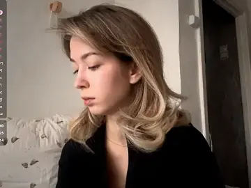 Stripchat Live Sex Cam of Sara_Bloservety