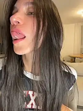 Stripchat Free Porn Cam of karinasantos_