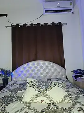 Stripchat Watch Live Sex Cams of Bold-Cat