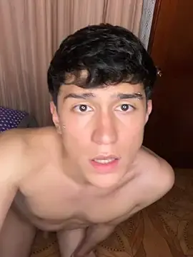 Stripchat Live Sex Cam of Bryanwild