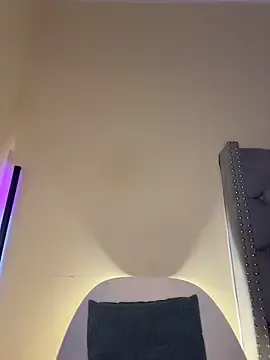 Stripchat Nude Webcam of KIARAPRETTY