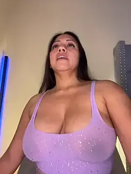 Stripchat Nude Webcam of KIARAPRETTY