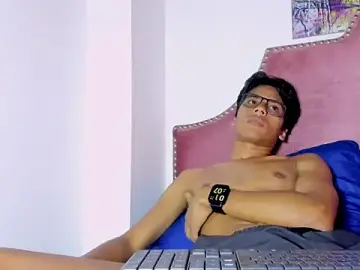 Stripchat Free Porn Cam of LiamKron