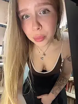 Stripchat Live Sex Cam of Liza_risky