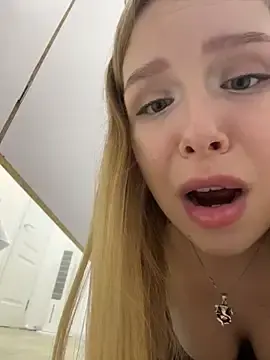 Stripchat Free Live Porn of Liza_risky