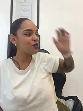 Stripchat Sex Cam of Sara-77